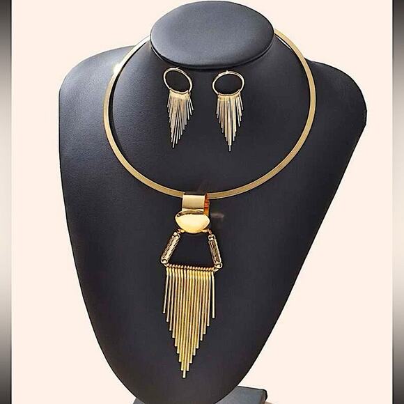 No brand Jewelry - Gold Tassel Fringe Statement Choker Necklace Earrings